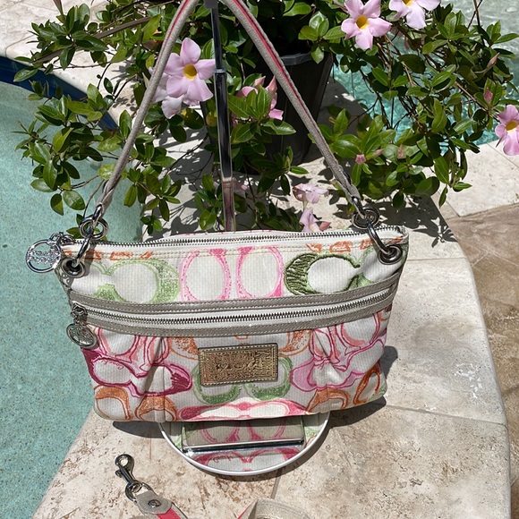 Coach Poppy Dream “C” Hippie Scribble Hobo/Satchel/Crossbody Bag
17049 - Picture 4 of 14